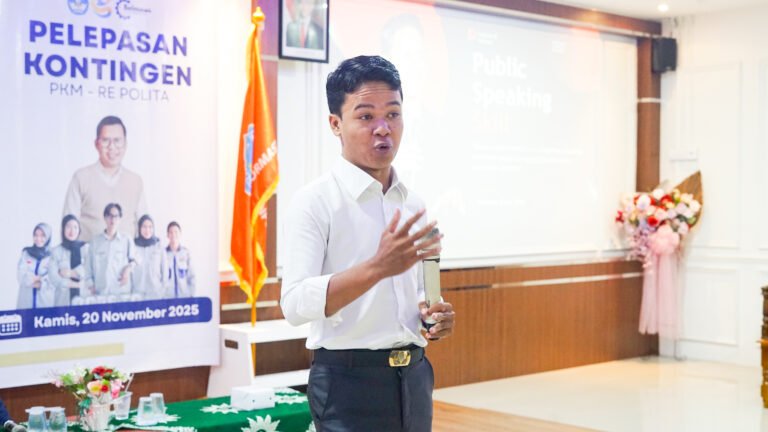Kuliah Umum Public Speaking: Membangun Kepercayaan Diri dan Kompetensi Mahasiswa